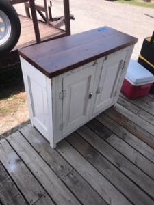 Primitive-style kitchen island furniture